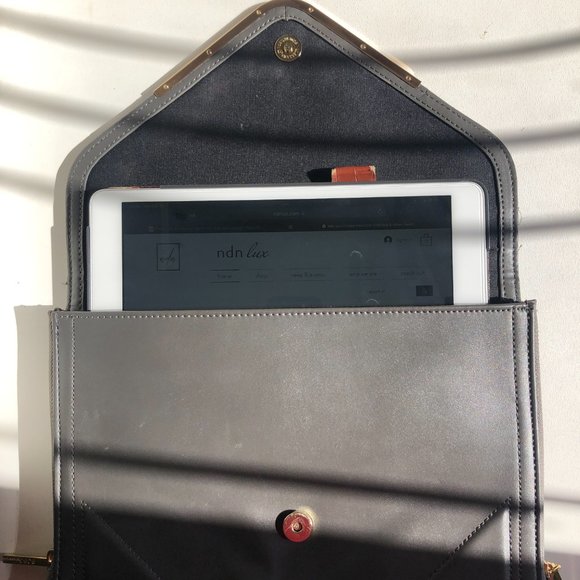 BCBGeneration Envelope clutch - Picture 5 of 5